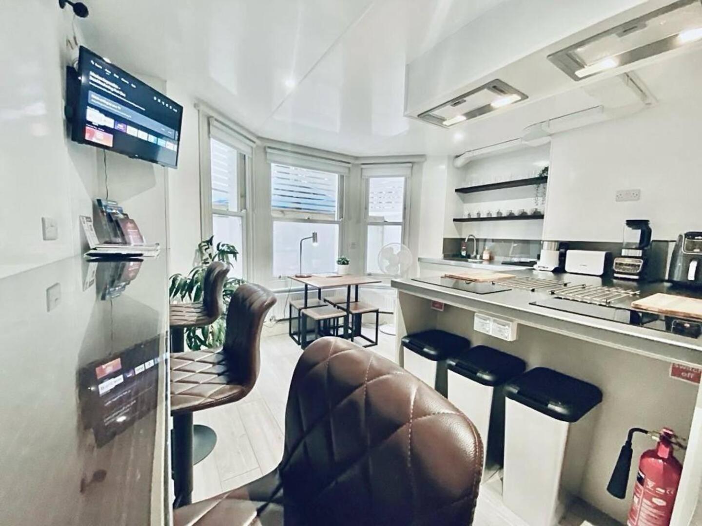 Apt 09 Stylish Studio Steps From Sea & Promenade برايتون المظهر الخارجي الصورة